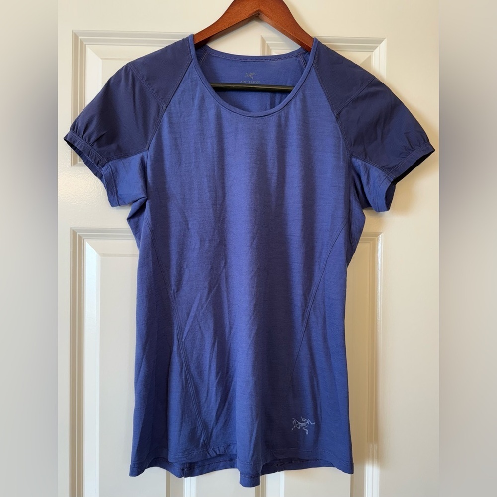 Arc'Teryx Blue Wool Blend hiking outdoor short sleeve Shirt Women’s Size Medium